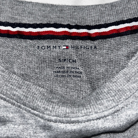 Tommy Hilfiger sweater - Picture 2 of 3